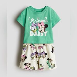 H&M KIDS | 2-Piece Minnie Mouse and Daisy Shirt and Shorts Set